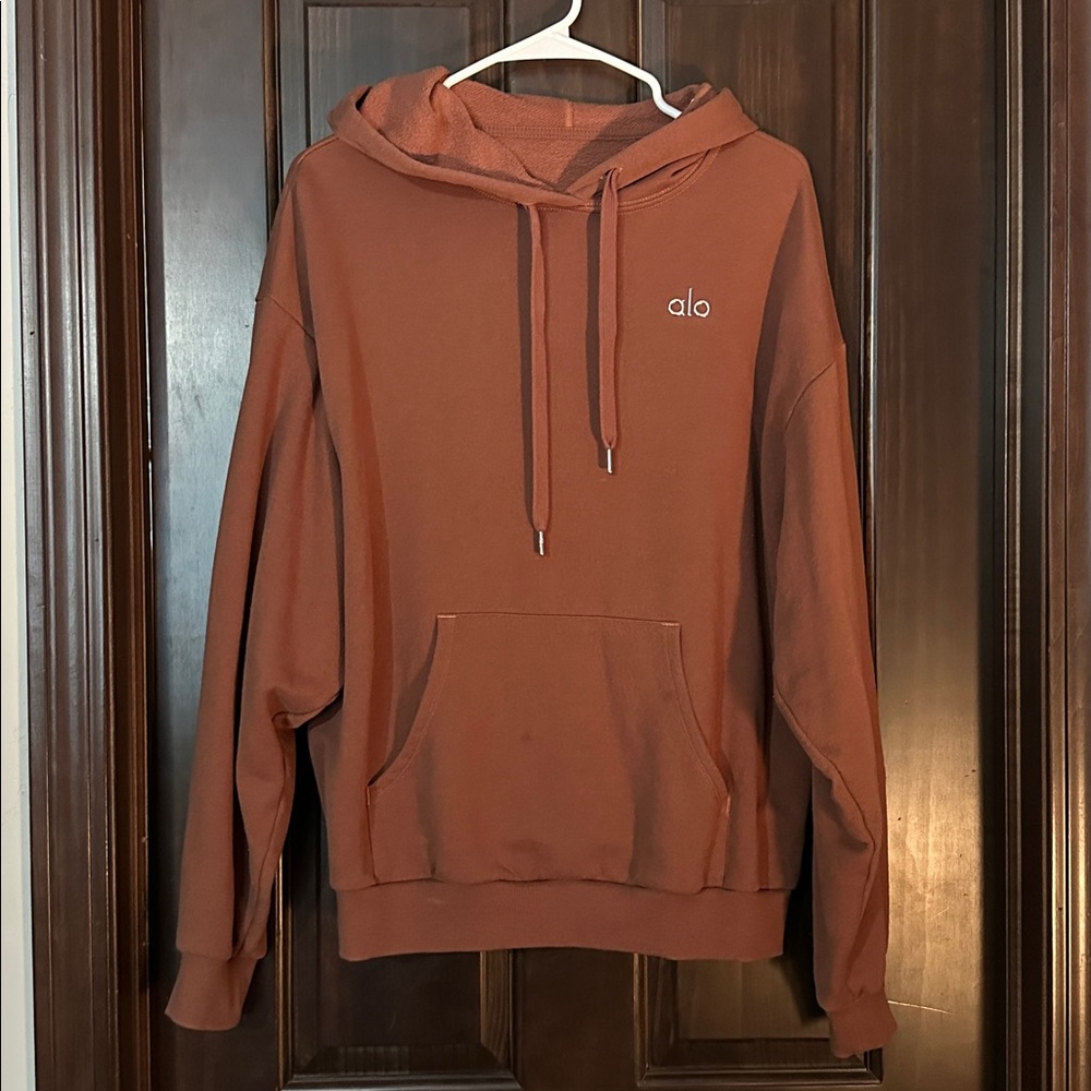 Women’s ALO hooded Sweatshirt Size small - slightly oversized
